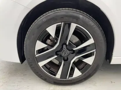 Photo 16 Peugeot 208  PureTech 100 S&S EAT8