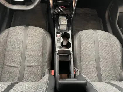 Photo 56 Peugeot 208  PureTech 100 S&S EAT8