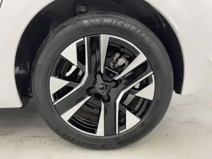 Photo 47 Peugeot 208  PureTech 100 S&S EAT8