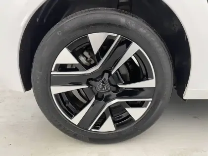 Photo 18 Peugeot 208  PureTech 100 S&S EAT8