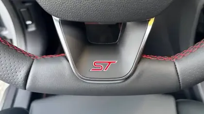 Photo 33 Ford Puma  1.0 EcoBoost 170 ch mHEV S&S Powershift