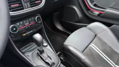 Photo 32 Ford Puma  1.0 EcoBoost 170 ch mHEV S&S Powershift