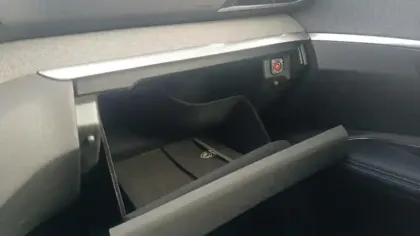 Photo 24 Peugeot 3008  Hybrid 225 e-EAT8