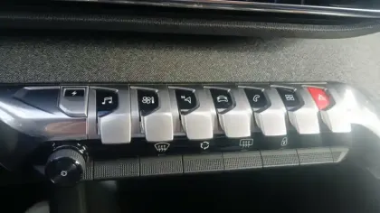 Photo 21 Peugeot 3008  Hybrid 225 e-EAT8