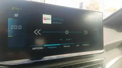 Photo 16 Peugeot 3008  Hybrid 225 e-EAT8