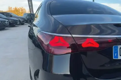 Photo 28 Mercedes Classe E  300 de Hybrid EQ 9G-Tronic