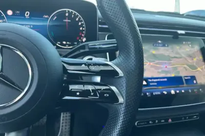 Photo 18 Mercedes Classe E  300 de Hybrid EQ 9G-Tronic