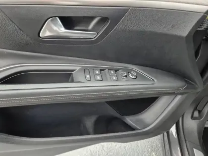 Photo 22 Peugeot 3008  Hybrid 225 e-EAT8