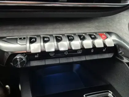 Photo 14 Peugeot 3008  Hybrid 225 e-EAT8