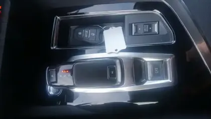 Photo 28 Peugeot 3008  BlueHDi 130ch S&S EAT8