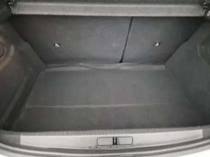 Photo 5 Peugeot 208  Electrique 50 kWh 136ch