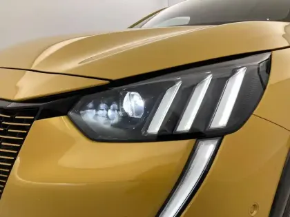 Photo 8 Peugeot 208  Electrique 50 kWh 136ch