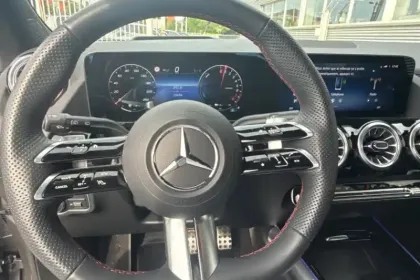 Photo 17 Mercedes GLA  250 e Hybrid EQ 8G-DCT