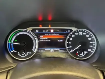 Photo 31 Nissan Juke  HYBRID 143