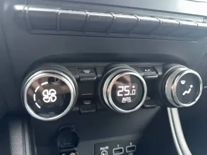 Photo 23 Renault Captur  E-Tech 145 - 21