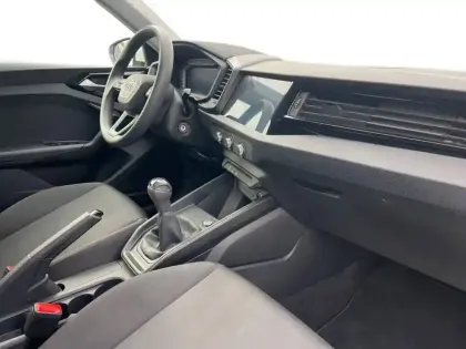 Photo 8 Audi A1  Sportback 25 TFSI 95 ch BVM5