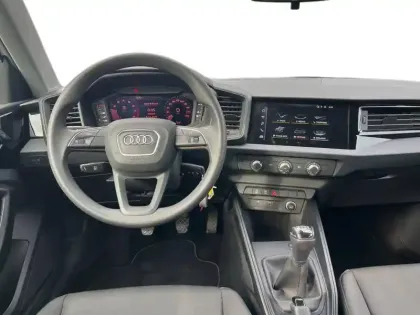 Photo 10 Audi A1  Sportback 25 TFSI 95 ch BVM5