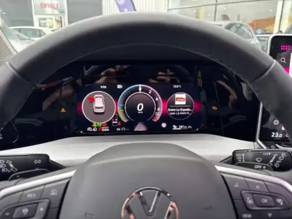 Photo 34 Volkswagen Golf  1.5 eHybrid 204 DSG6