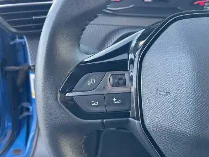 Photo 24 Peugeot 2008  PureTech 100 S&S BVM6