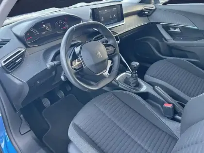 Photo 16 Peugeot 2008  PureTech 100 S&S BVM6