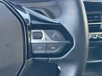 Photo 25 Peugeot 2008  PureTech 100 S&S BVM6