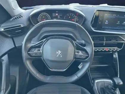 Photo 15 Peugeot 2008  PureTech 100 S&S BVM6