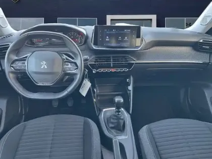 Photo 12 Peugeot 2008  PureTech 100 S&S BVM6