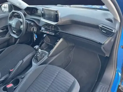 Photo 17 Peugeot 2008  PureTech 100 S&S BVM6