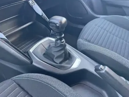 Photo 19 Peugeot 2008  PureTech 100 S&S BVM6