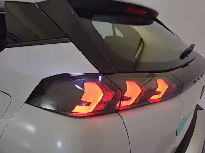 Photo 16 Peugeot 2008  Electrique 136 ch