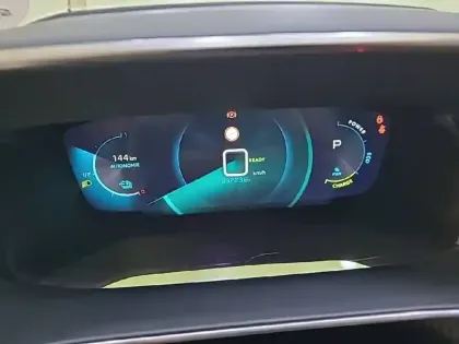 Photo 9 Peugeot 2008  Electrique 136 ch