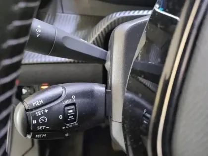 Photo 26 Peugeot 2008  Electrique 136 ch