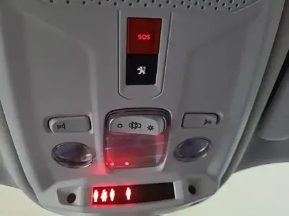 Photo 25 Peugeot 2008  Electrique 136 ch