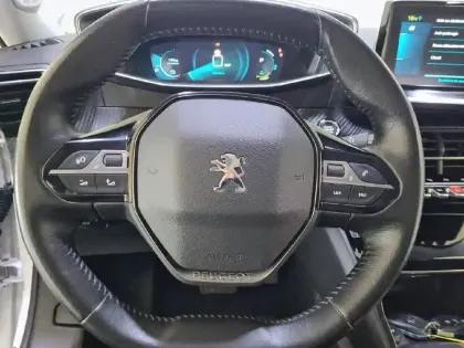 Photo 8 Peugeot 2008  Electrique 136 ch