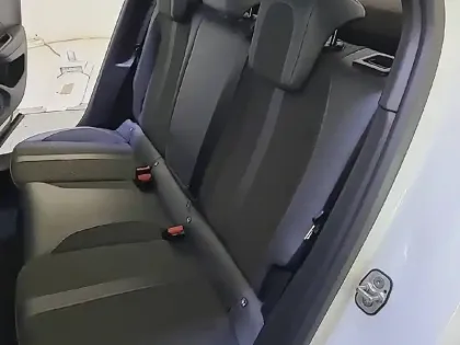 Photo 11 Peugeot 2008  Electrique 136 ch