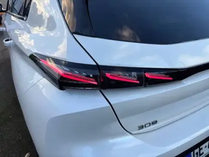 Photo 16 Peugeot 308  BlueHDi 130ch S&S EAT8