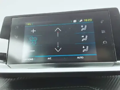 Photo 43 Peugeot 208  Electrique 50 kWh 136ch