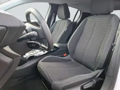 Photo 10 Peugeot 208  Electrique 50 kWh 136ch