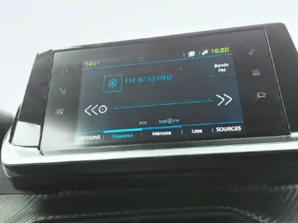 Photo 44 Peugeot 208  Electrique 50 kWh 136ch