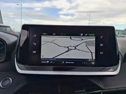 Photo 21 Peugeot 208  Electrique 50 kWh 136ch