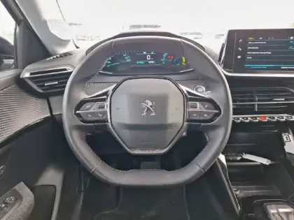 Photo 8 Peugeot 208  Electrique 50 kWh 136ch