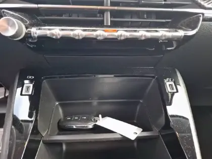 Photo 24 Peugeot 208  Electrique 50 kWh 136ch