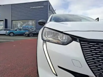 Photo 15 Peugeot 208  Electrique 50 kWh 136ch