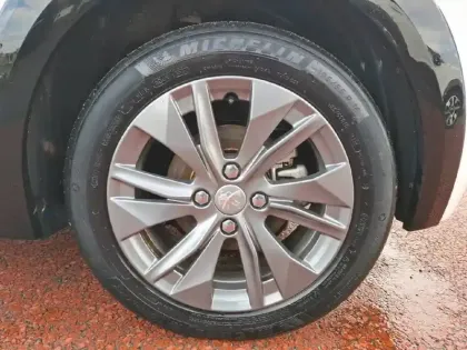 Photo 12 Peugeot 208  Electrique 50 kWh 136ch