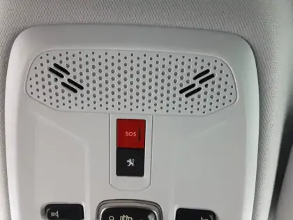 Photo 51 Peugeot 2008  Electrique 136 ch