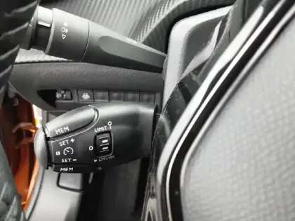 Photo 46 Peugeot 2008  Electrique 136 ch