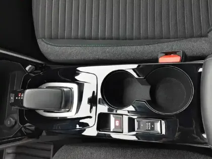 Photo 52 Peugeot 2008  Electrique 136 ch