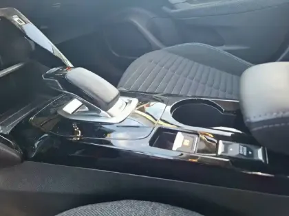 Photo 13 Peugeot 2008  Electrique 136 ch