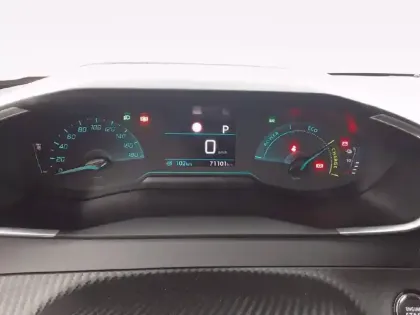 Photo 36 Peugeot 2008  Electrique 136 ch