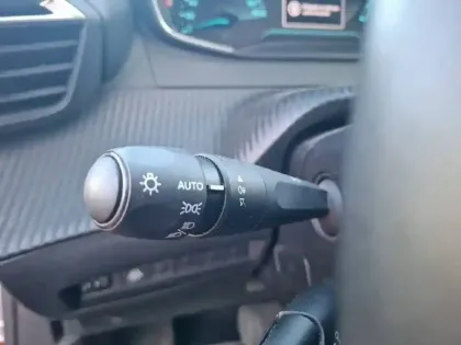 Photo 20 Peugeot 2008  Electrique 136 ch